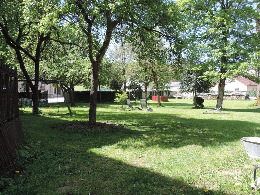 Le Jardin Des Lys Bed & Breakfast Gemmelaincourt Екстериор снимка